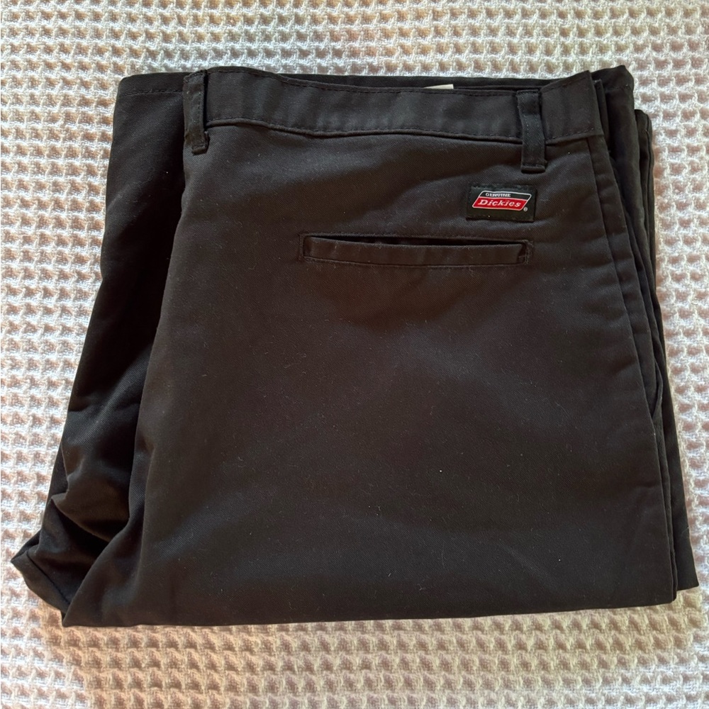 Dickies Men's Black Shorts, Size 42.